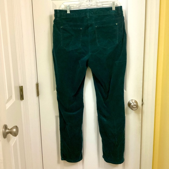 Chico Green cords, size 2 which is a 10, cropped - Picture 4 of 5